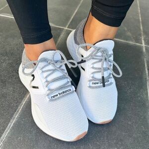 New Balance Women's Fresh Foam Roav v1 running shoe